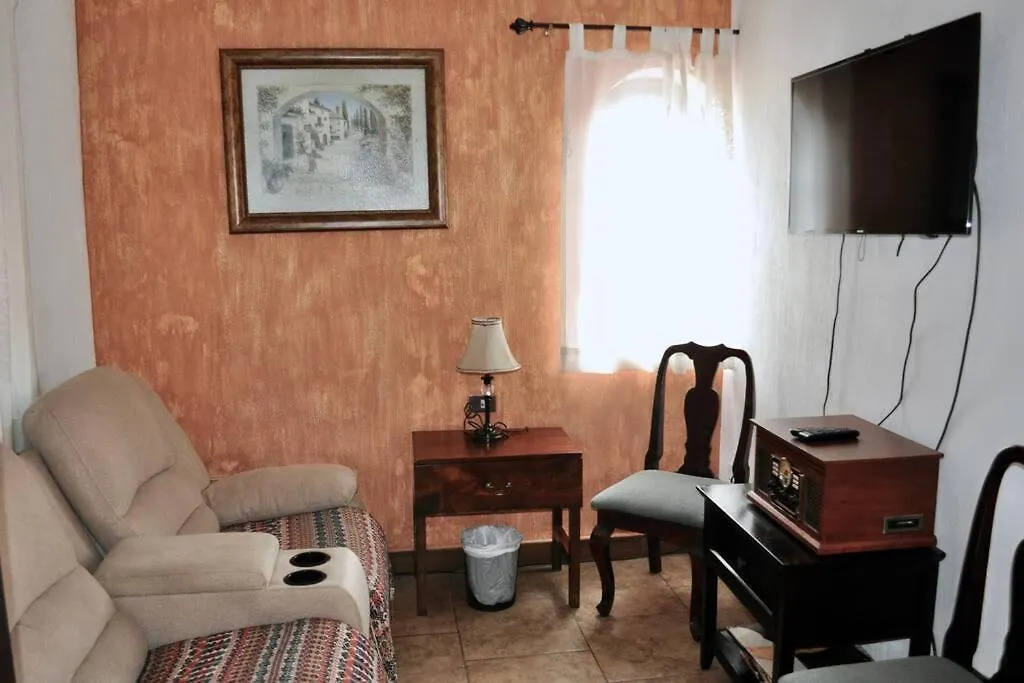A Home In The Heart Of 危地马拉安地瓜 0*,  危地马拉